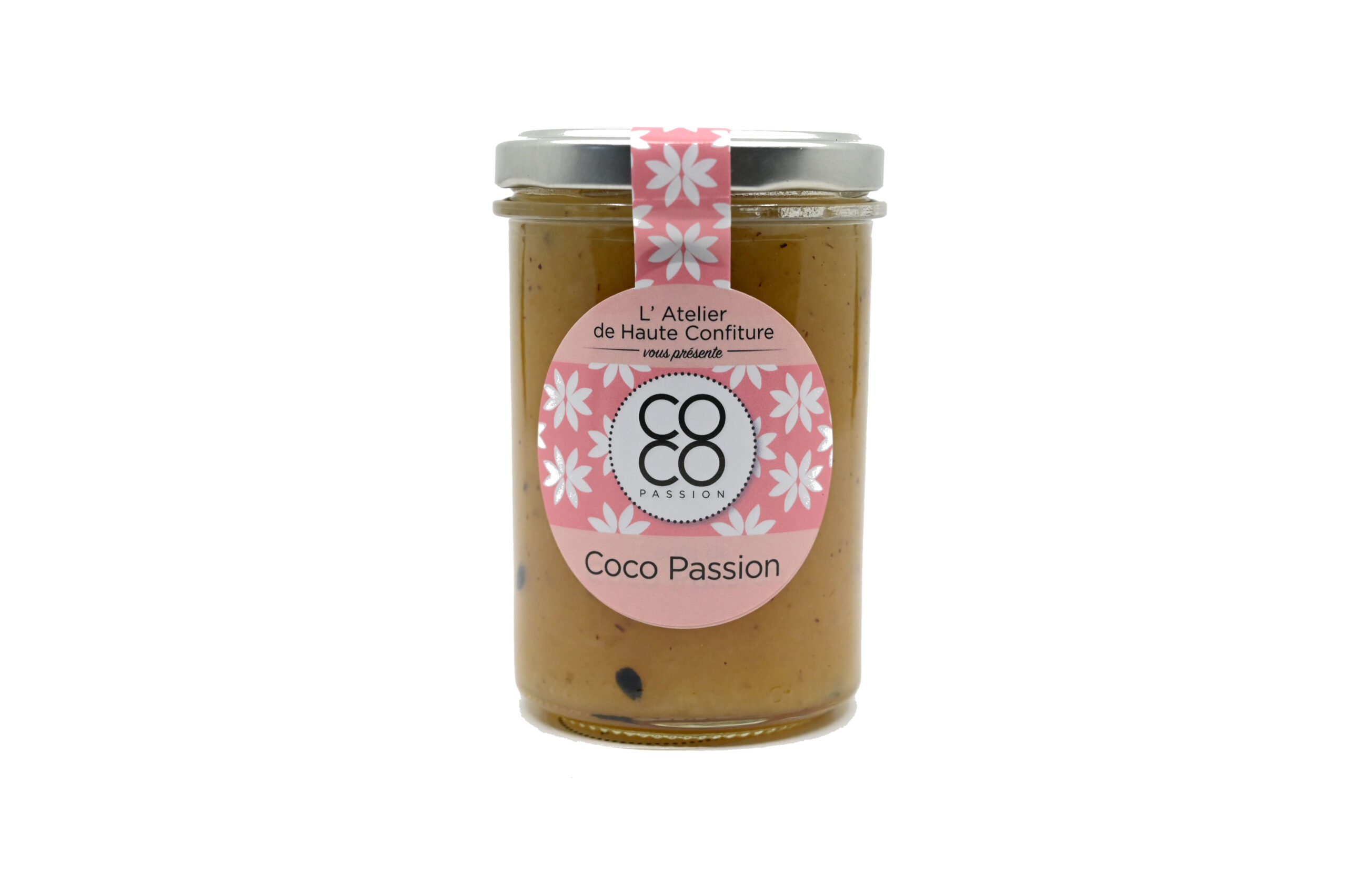 préparation artisanale de noix de coco aux fruits de la passion confiture artisanale de fruits exotiques coco passion l'atelier de haute confiture Île de La Réunion France
